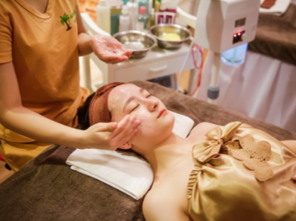 Tại Sao Phụ Nữ Nên Chăm Sóc Da Spa Thay Vì Tự Làm Ở Nhà?